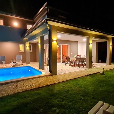 Villa Robert Kaštelir Kültér fotó