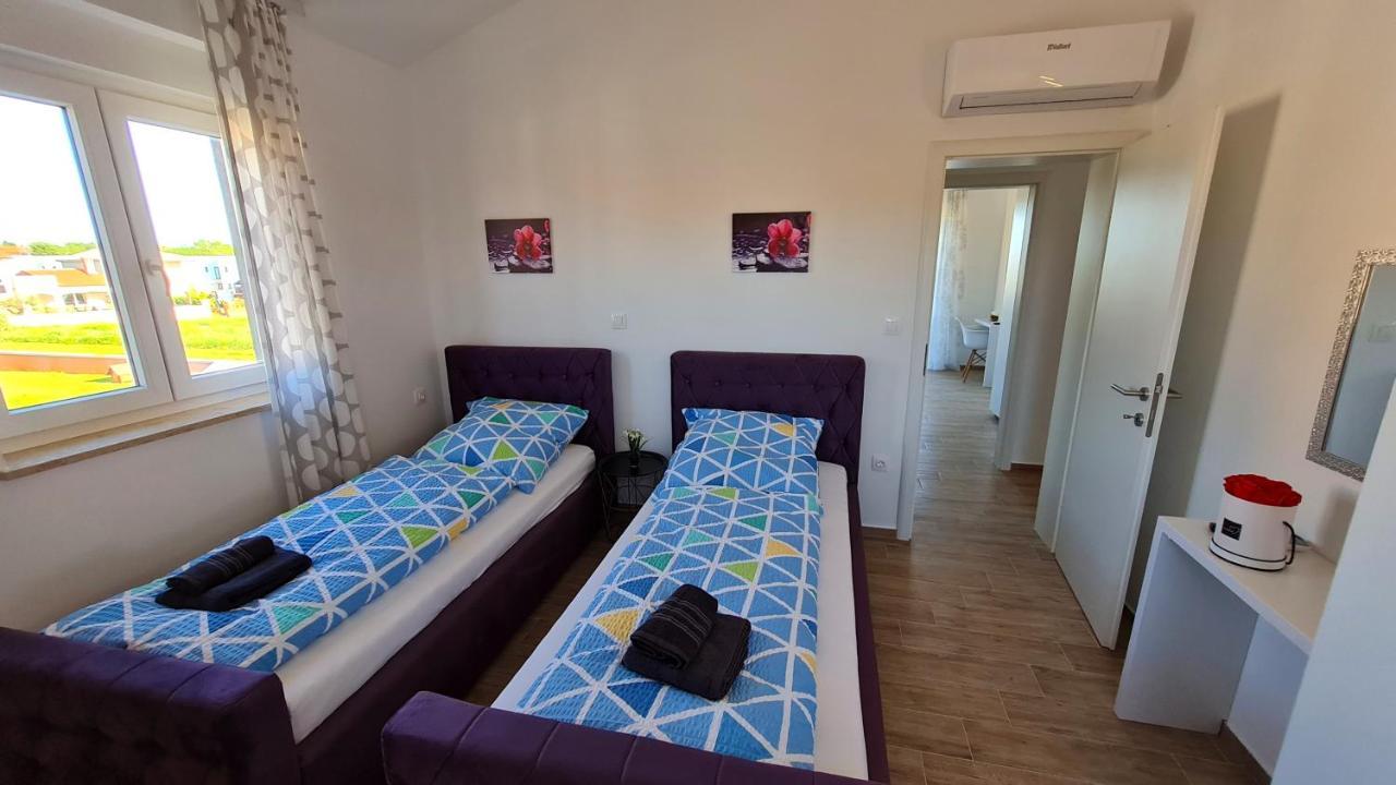 Villa Robert Kaštelir Kültér fotó