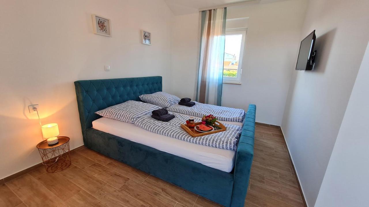 Villa Robert Kaštelir Kültér fotó