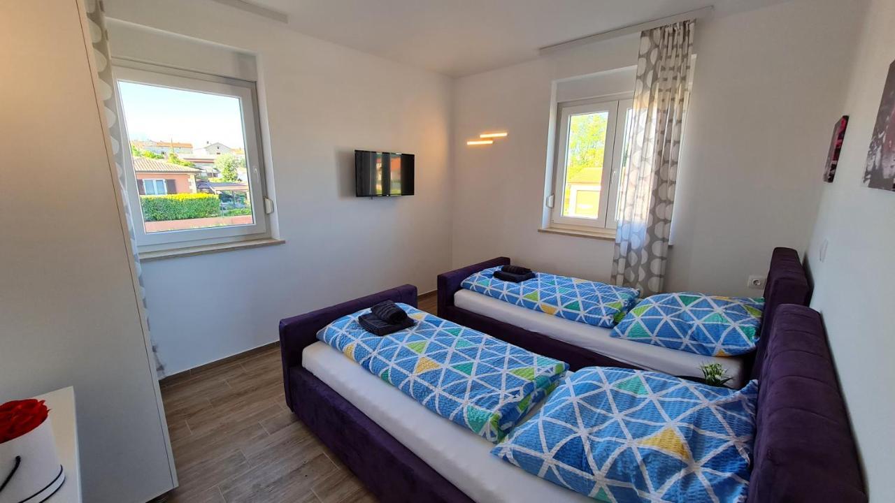 Villa Robert Kaštelir Kültér fotó