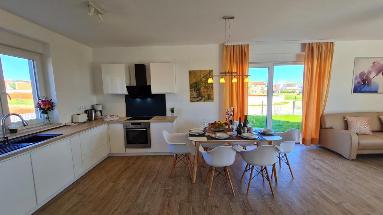 Villa Robert Kaštelir Kültér fotó