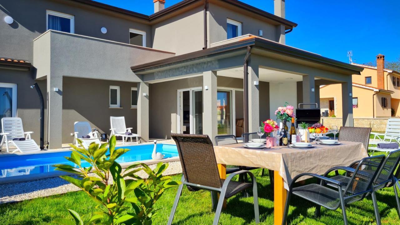 Villa Robert Kaštelir Kültér fotó